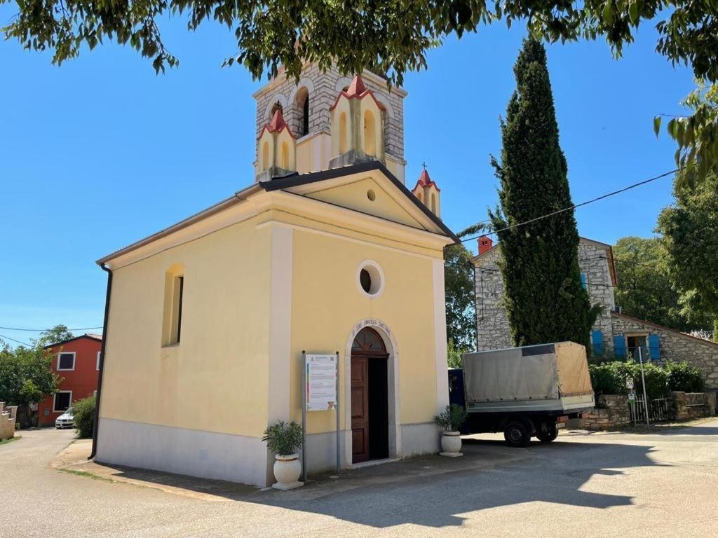 Villa Amore Radini Istrian Romantic Studio With Private Parking And Terrace Brtonigla Exterior foto